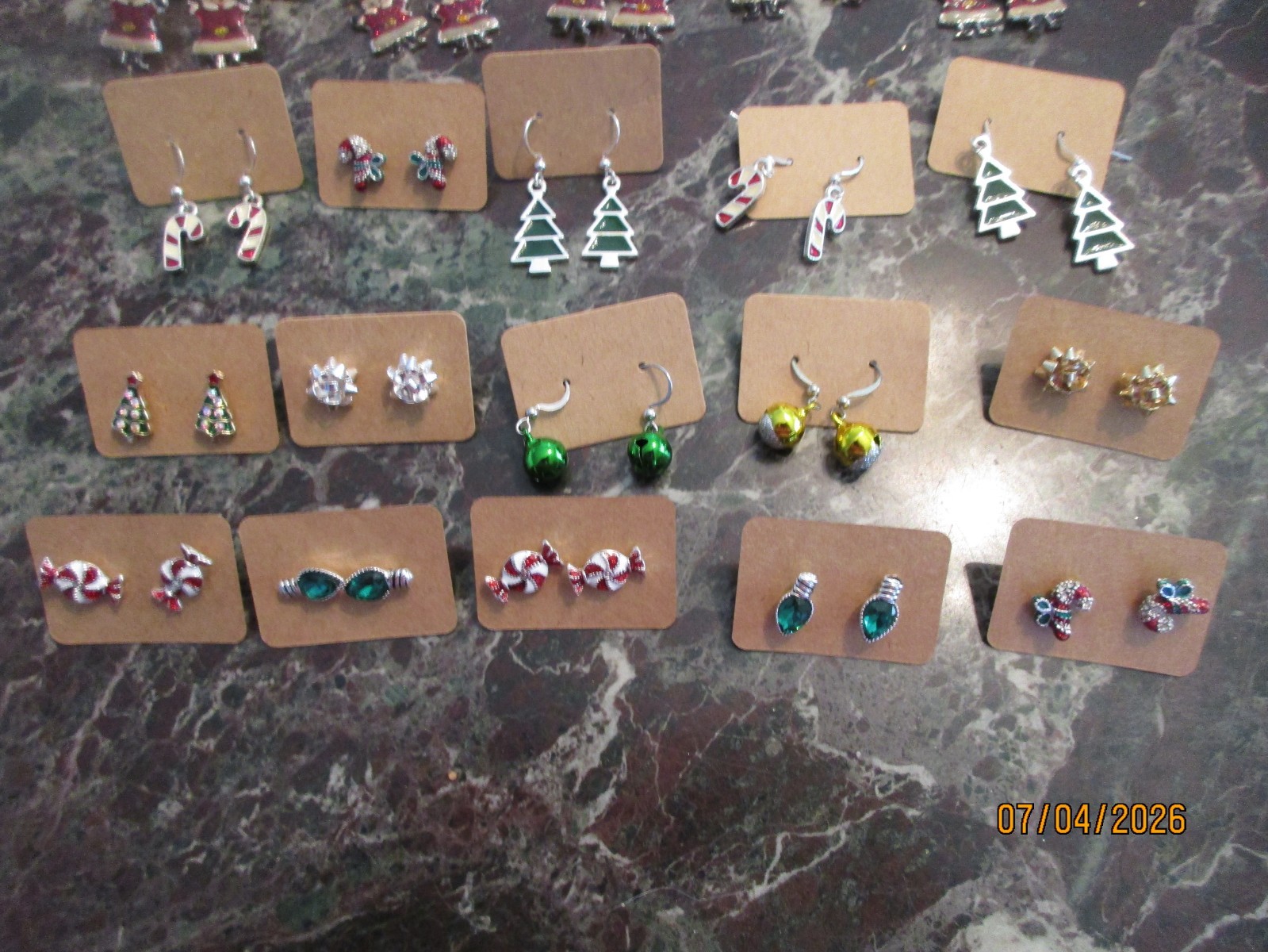 New Assorted Fashion Jewelry EARRINGS CHRISTMAS Holiday Earrings Lot 25 Pair