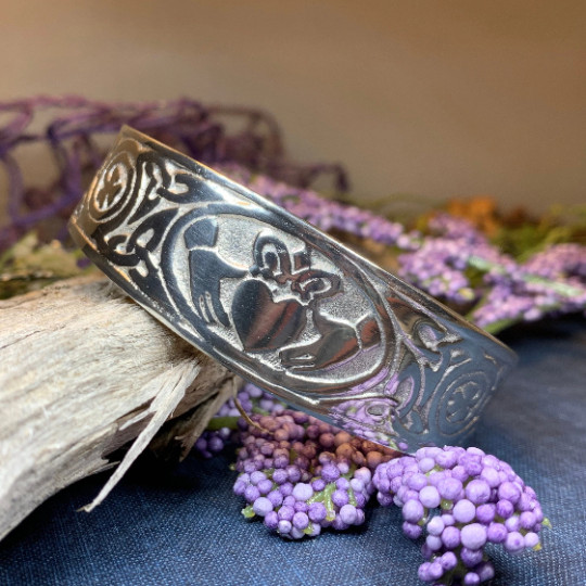 NEW PEWTER Claddagh Cuff Bracelet Irish Heart Ireland Celtic Clover Bangle