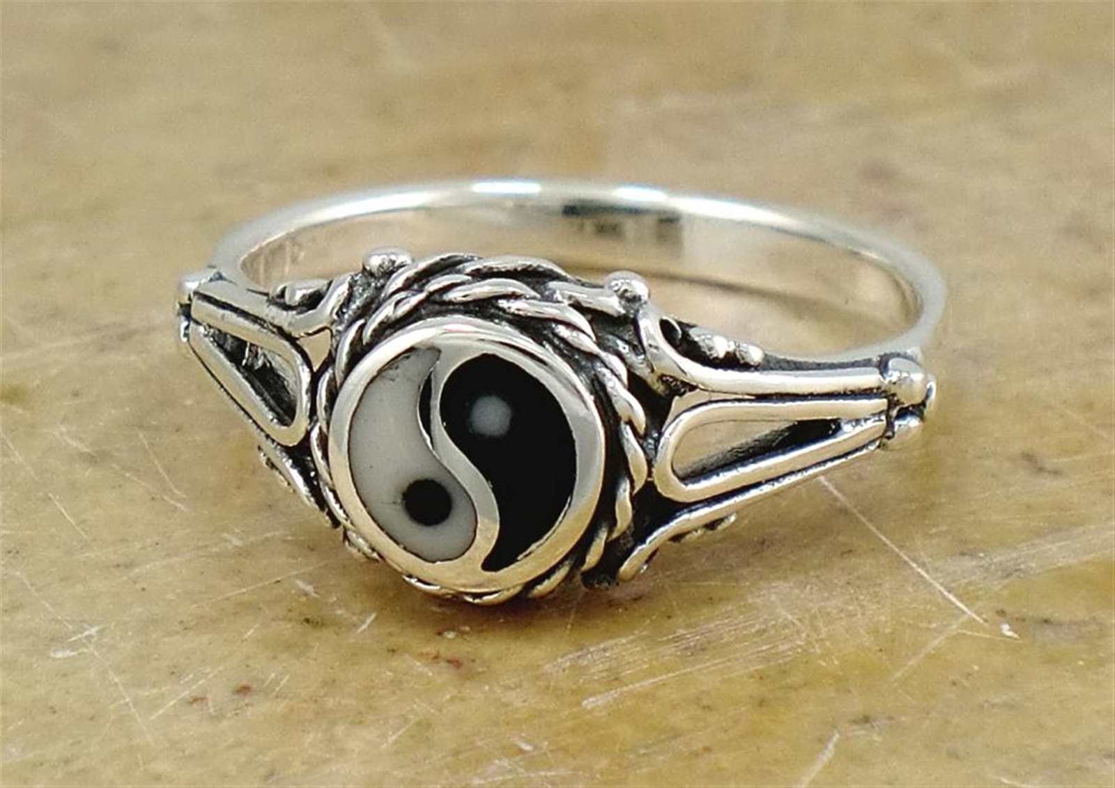 PRETTY .925 STERLING SILVER FILIGREE YIN YANG RING size 10 style# r1975