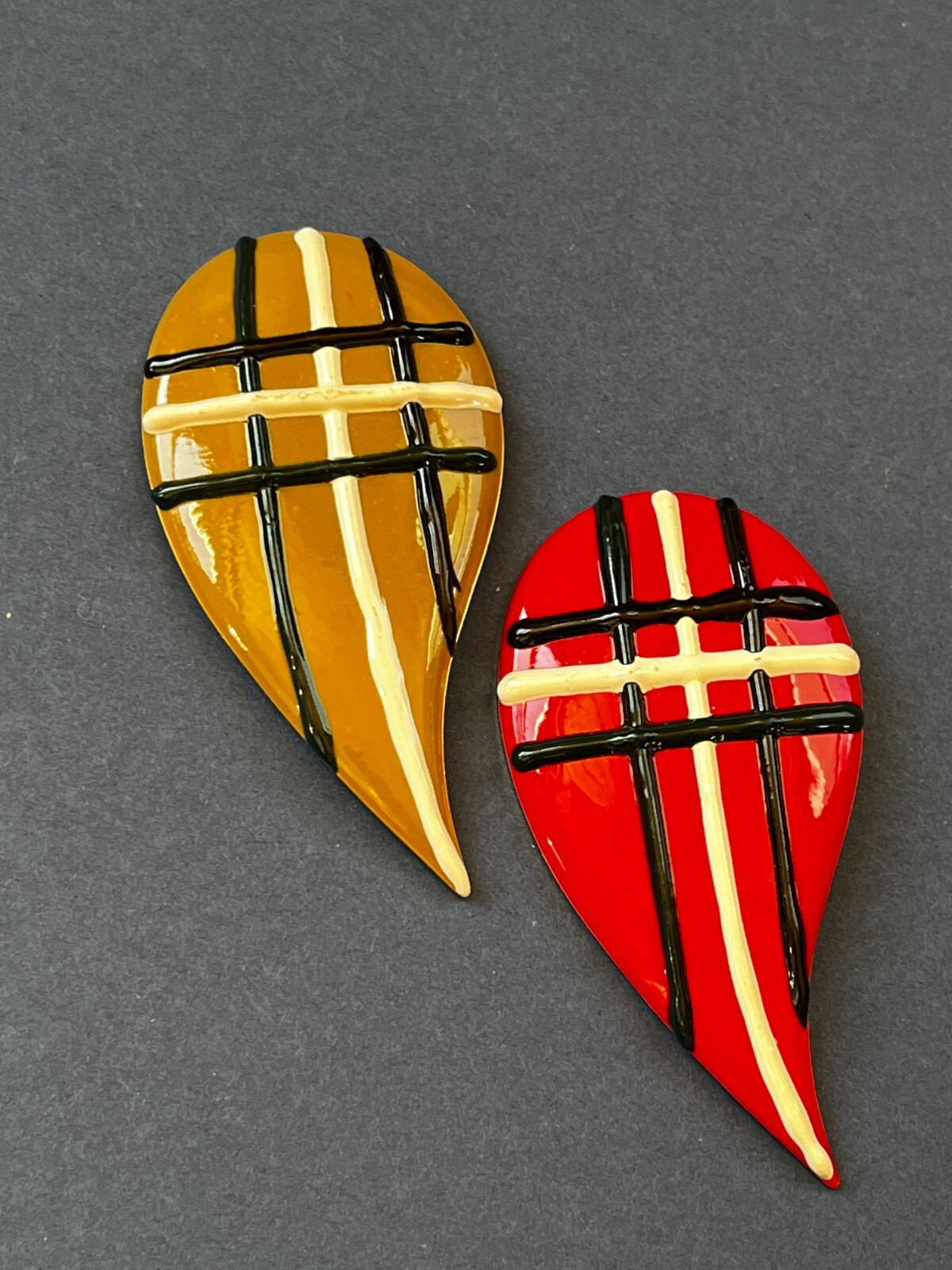 Vintage Lot Large Red or Olive Brown Enamel w Thick Black & Cream Stripes Paisle