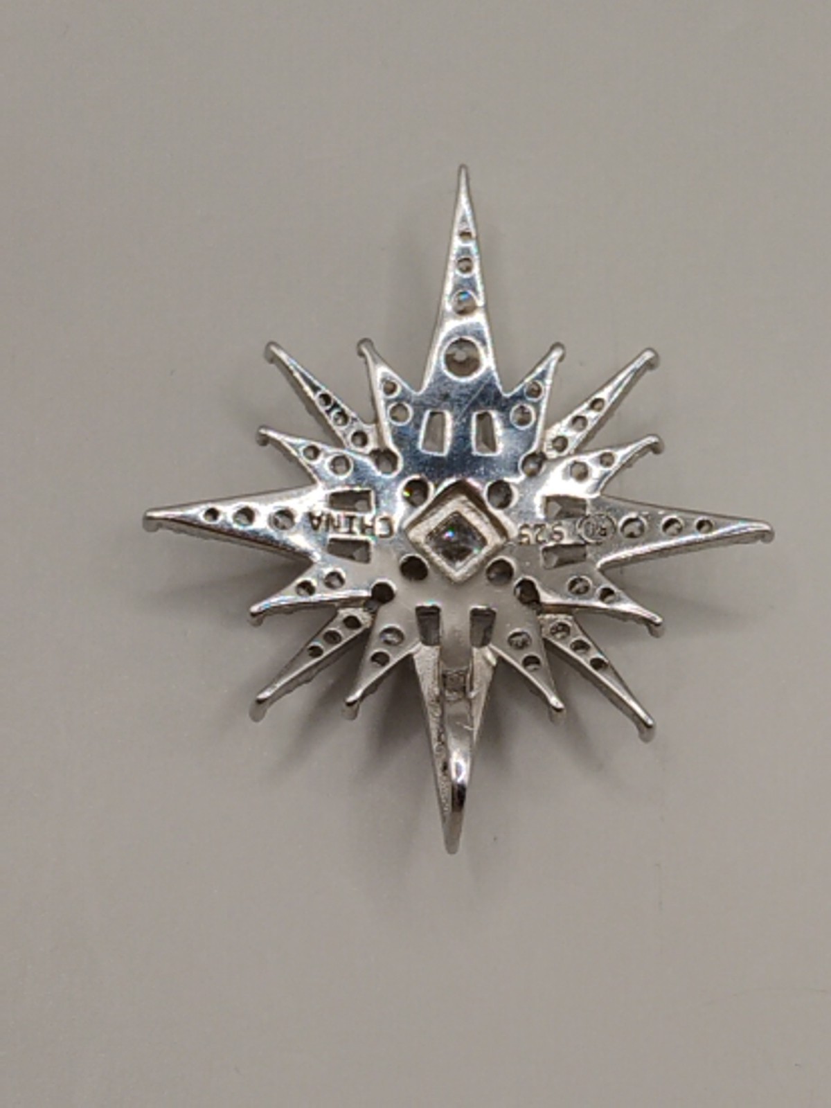 RL Sterling Silver CZ Round Stones Baguette Pendant Missing 1 Stone 2.2g Scrap