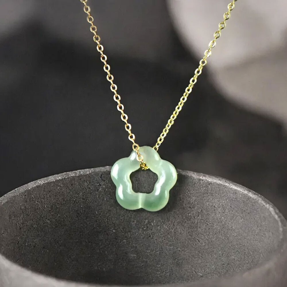 Natural Green Jade Floral Pendant Healing Dainty Women Elegant Luck Necklace