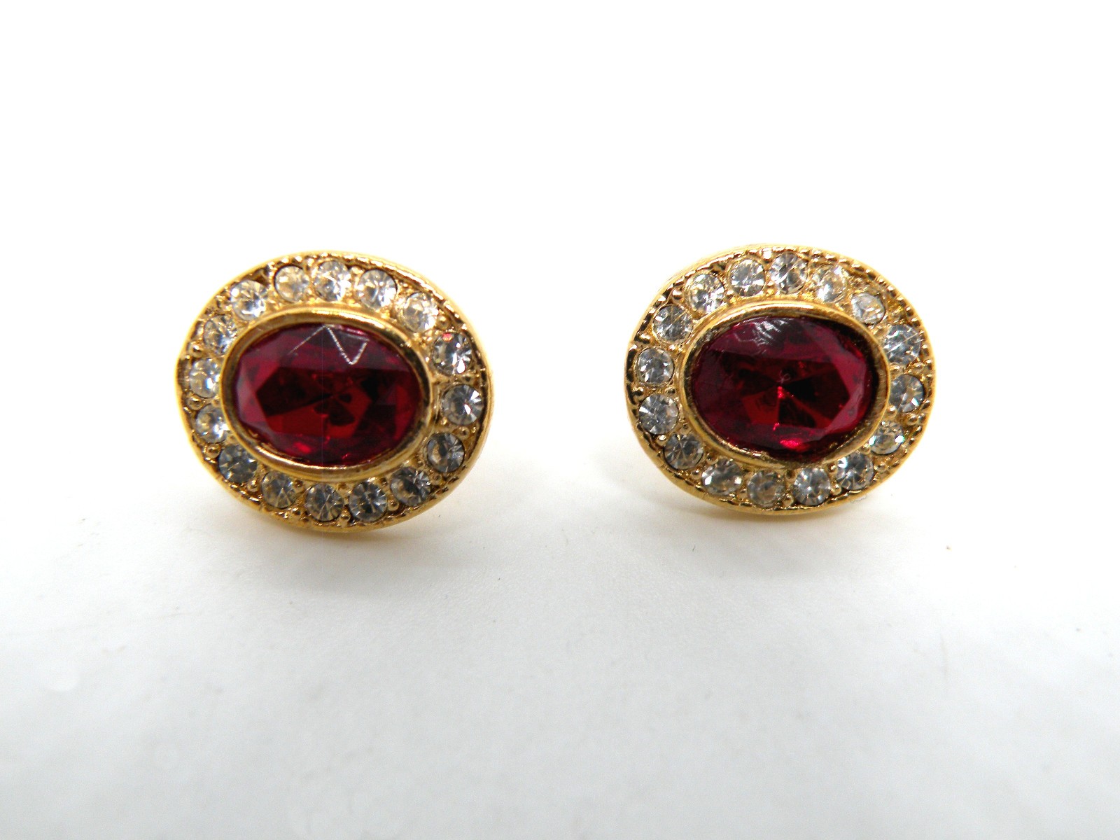 Red Roman Signed Crystal Oval Gold Tone Pendant Jewelry Necklace Earrings Set