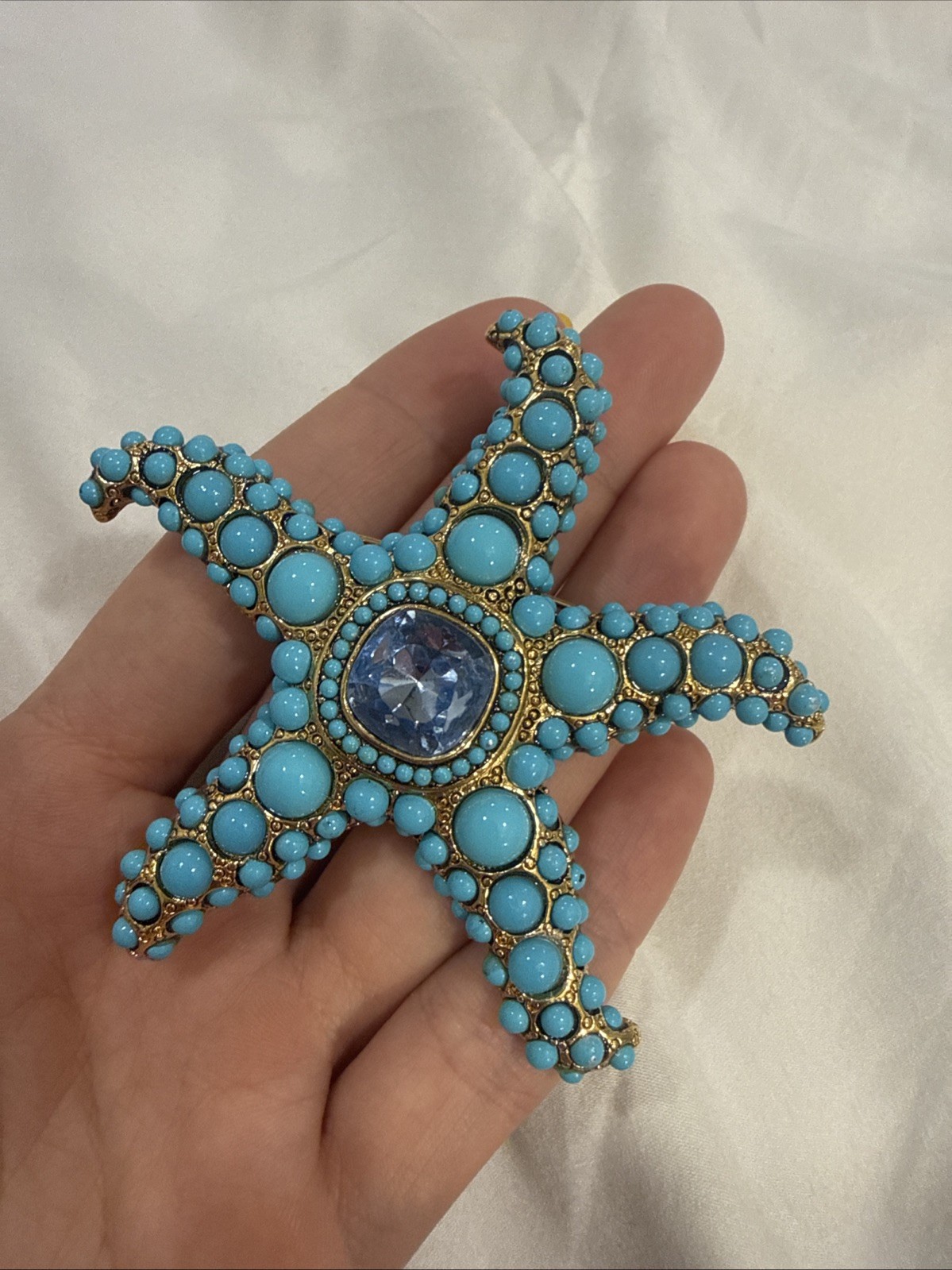 KENNETH JAY LANE, 3″ INCH, GOLD AND TURQUOISE CABOCHONS STARFISH PIN WITH SAP…