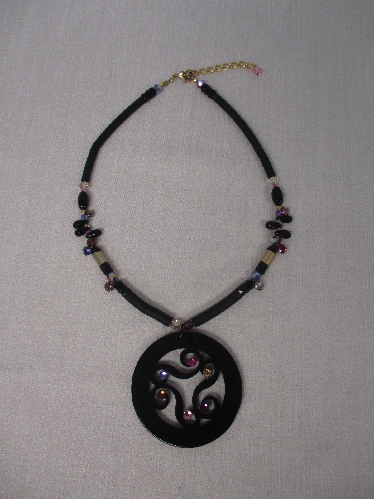 BLACK “SLICED” BEAD CHOKER NECKLACE w LUCITE PENDANT WITH COLORFUL RHINESTONES