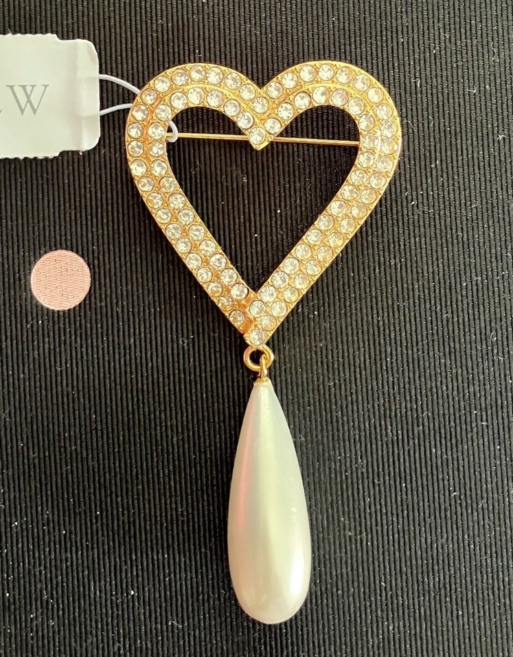NWT J Crew Crystal and Pearl Heart Brooch – Gold and White