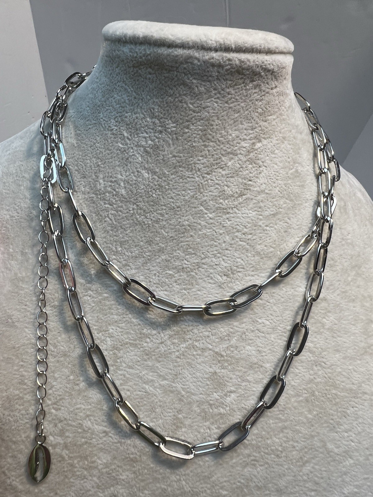 Silver Tone Paper Clip Necklace 32-39”