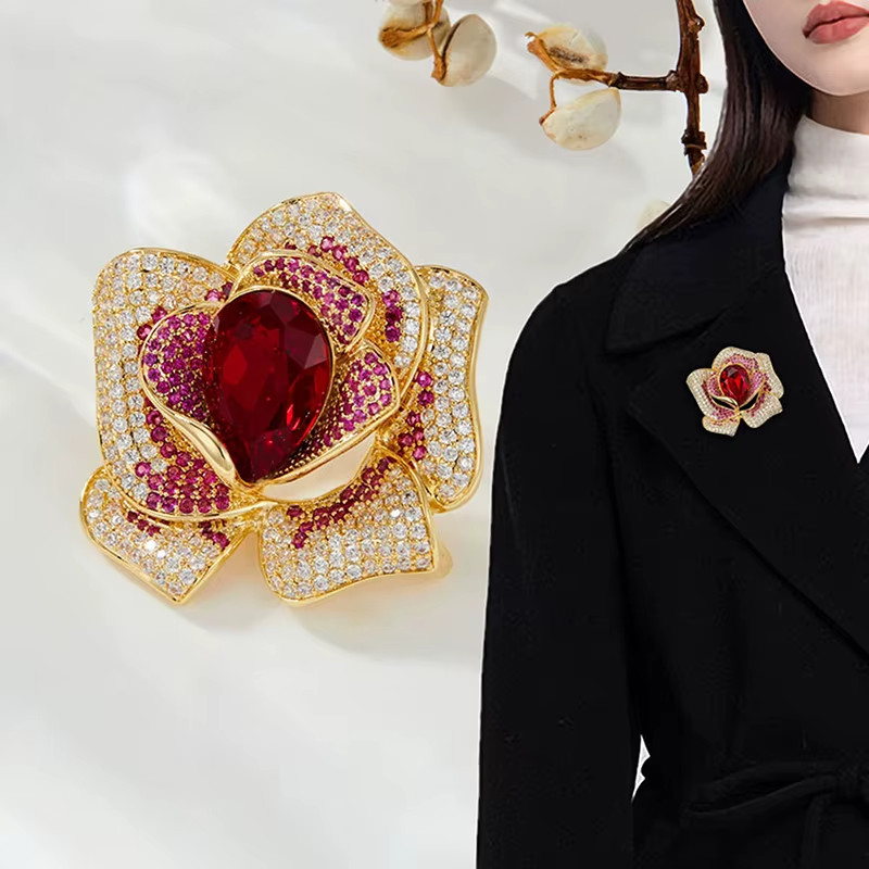 Elegant Rhinestone Crystal Flower Brooch Pin for Women Coat Jacket Dress Gift J