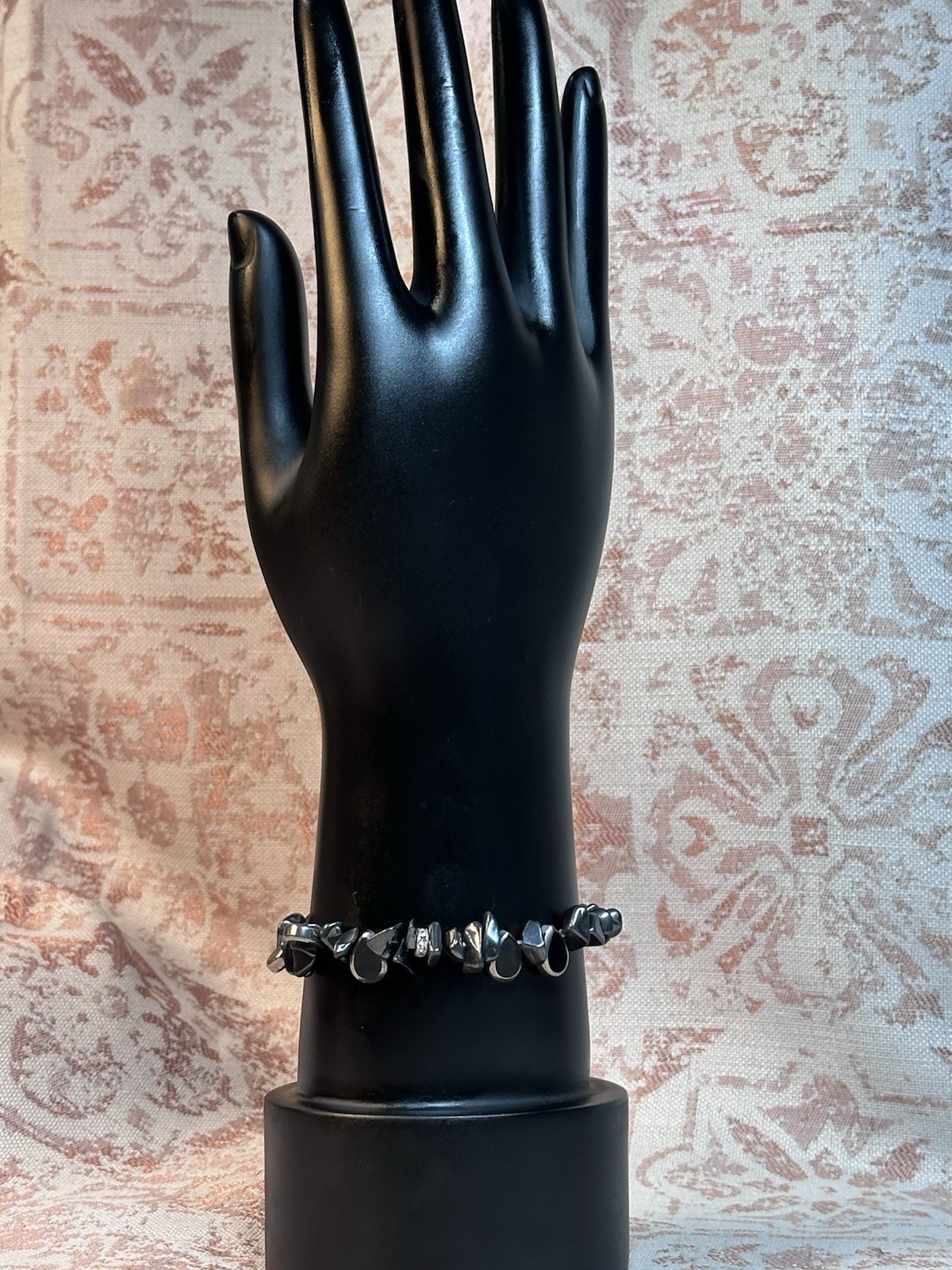 black chip bead stretch beaded bracelet stackable metal less than 8 in