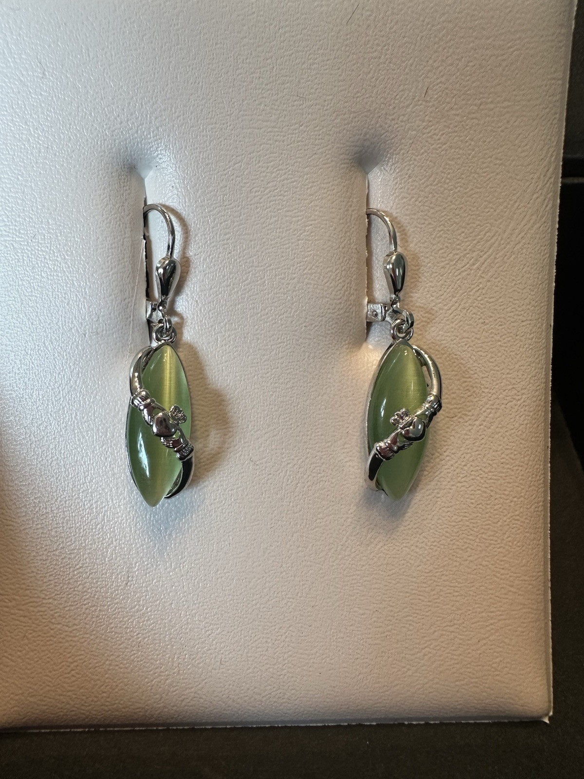 Solvar Irish Claddagh Necklace & Earrings Set Green Cats Eye Ireland Jewelers