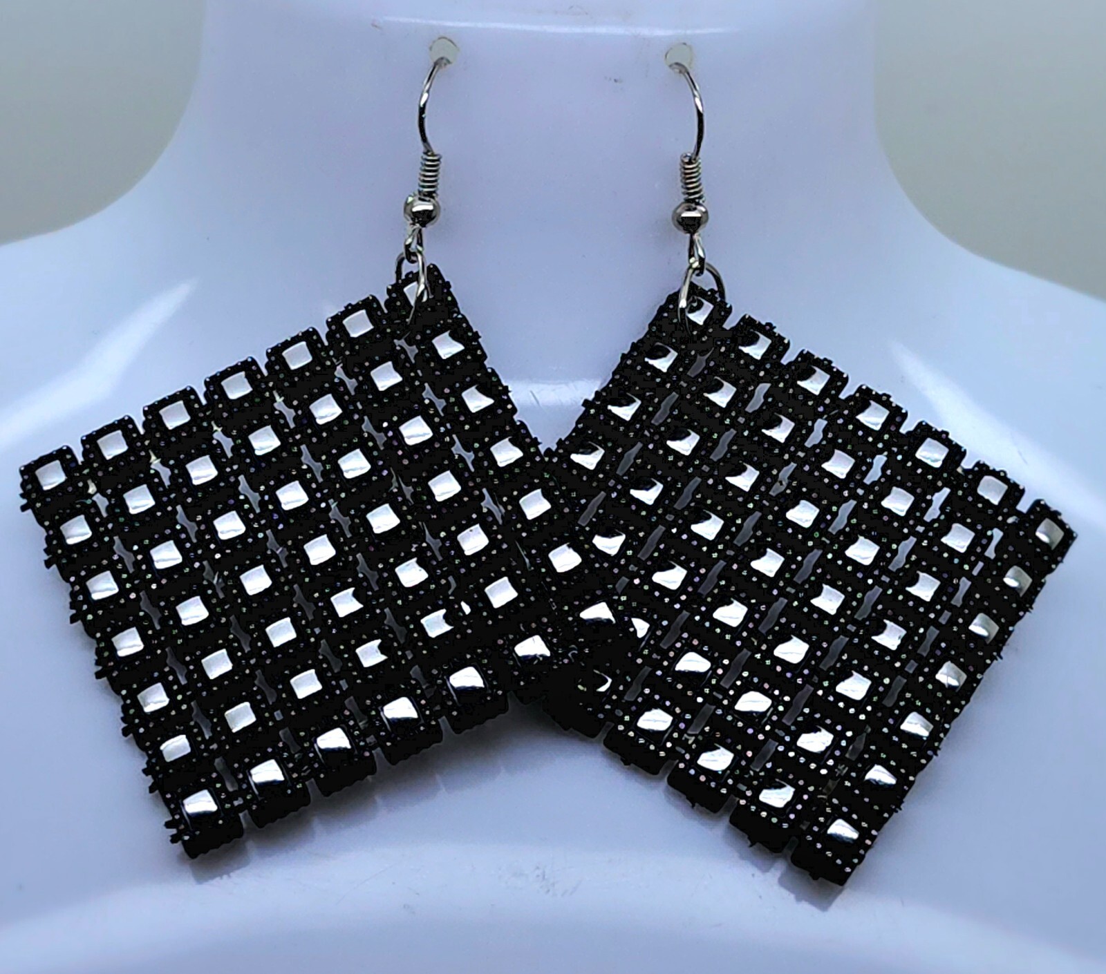 E001 Light weight Rhombus Shape black & silver drop fashion jewelry Earrings