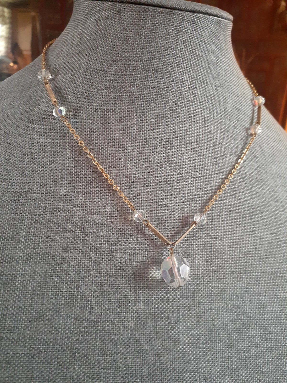 Vintage Crystal Fauceted pendant Y Drop Gold Tone Station Necklace