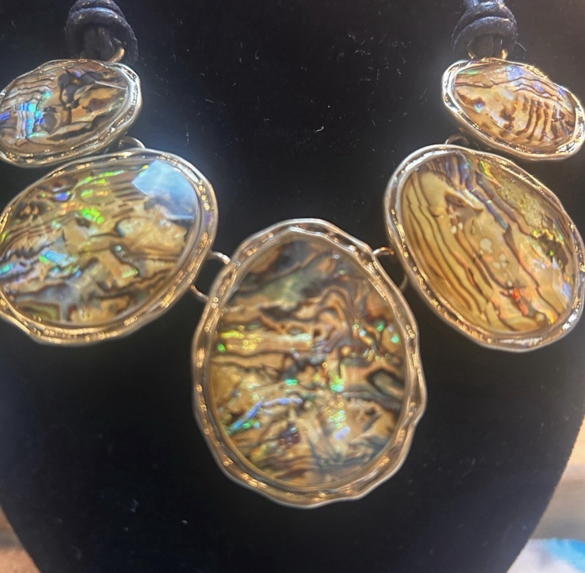 St. Thomas Abalone Shell Statement Pendant Necklace Silver-Tone Cord Lobster
