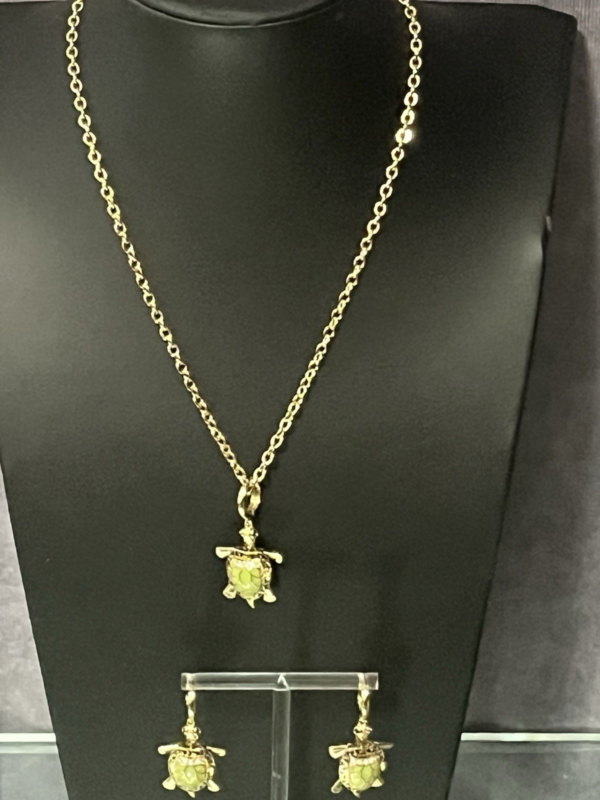 None tarnish none fade Gold Tone Turtle Necklace & Earrings Set Green
