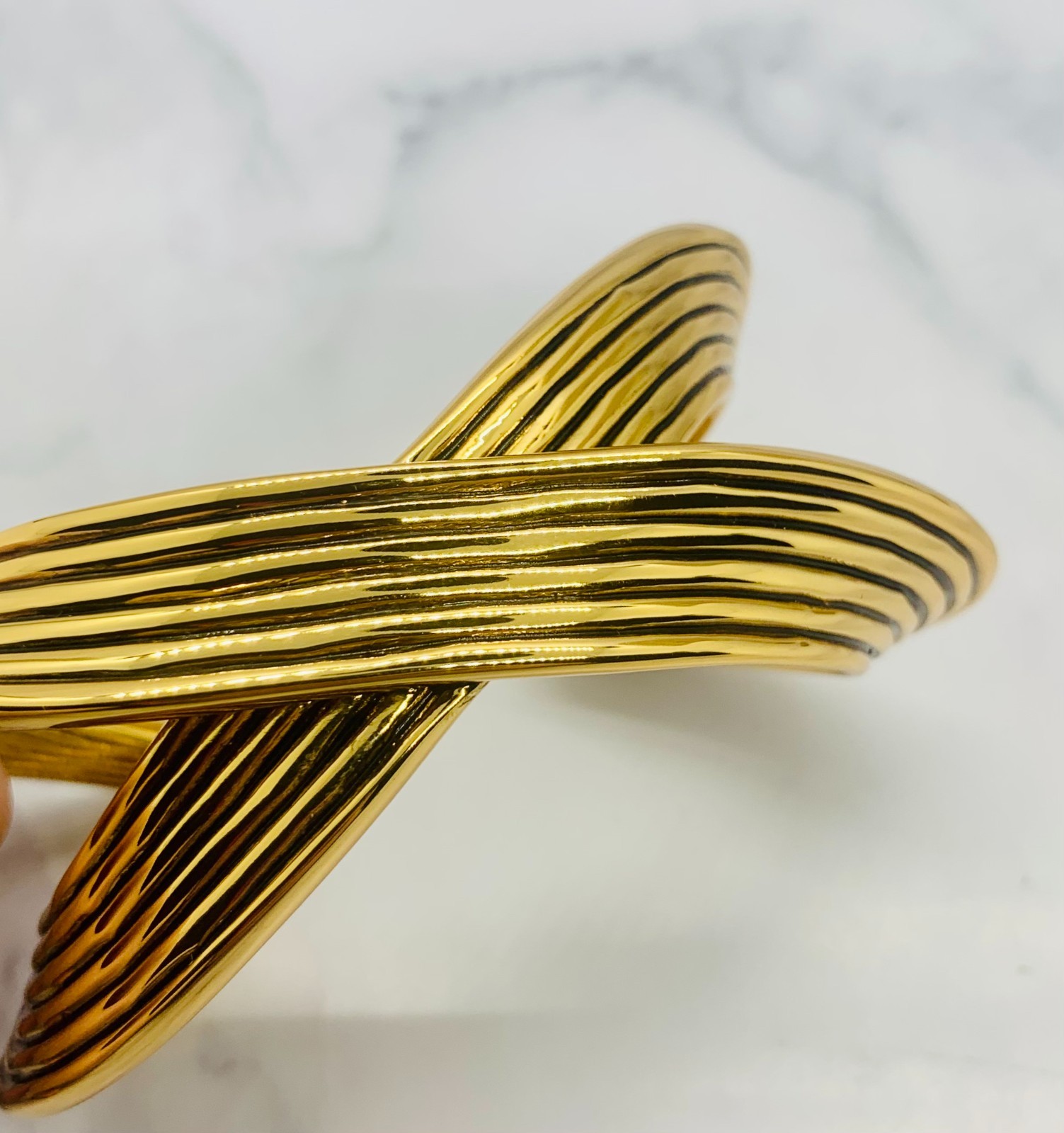 YSL YVES SAINT LAURENT Twisted Infinity Cuff Bracelet – Pre owned / MG6271