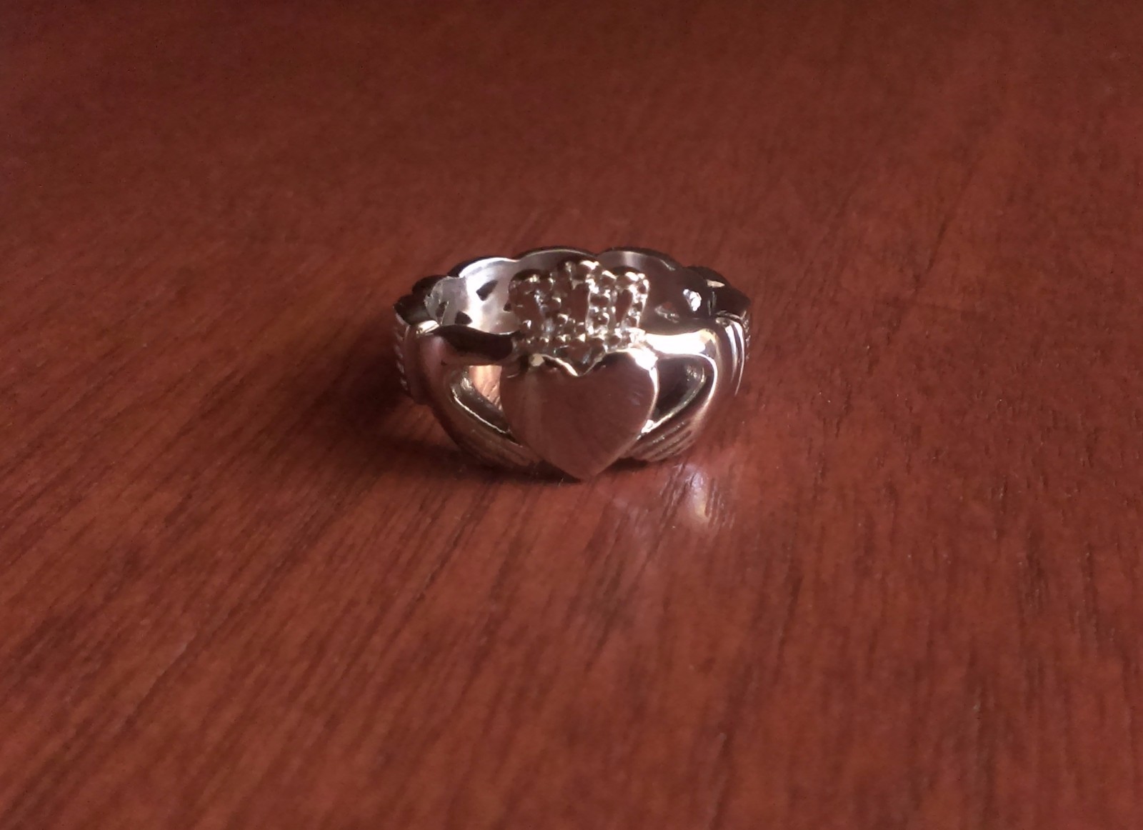 CHISEL BRAND STAINLESS STEEL BRAIDED CLADDAGH WEDDING BAND / RING- SIZE 6