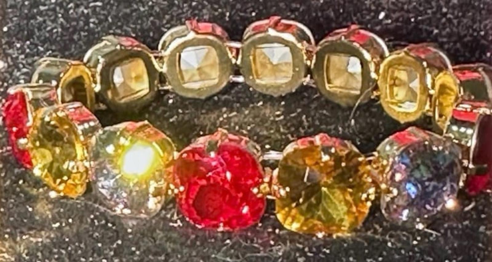 Bracelet Artisan Crafted Swarovski Crystals 2 Ct each stone stretch bracelet New