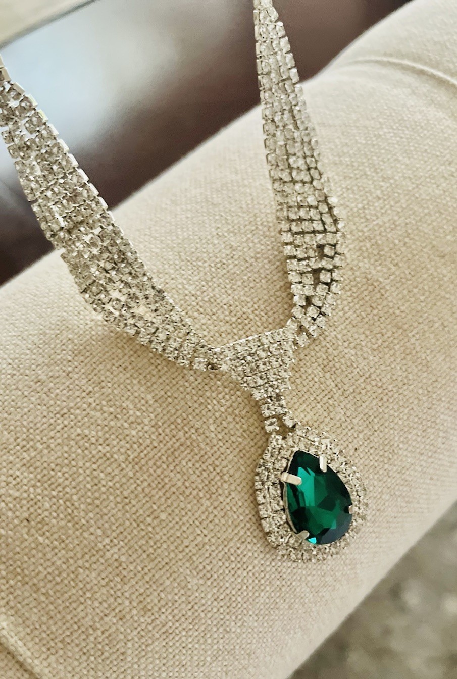 Green Clear Crystal Rhinestone Silver Tone Pendant Necklace Earring Set