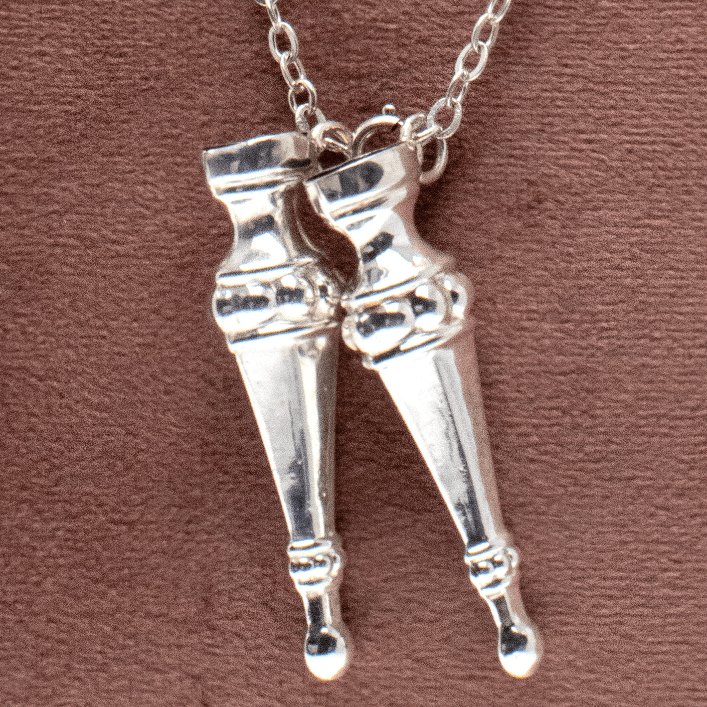 Silver chain with anchor link and studs – elegant necklace