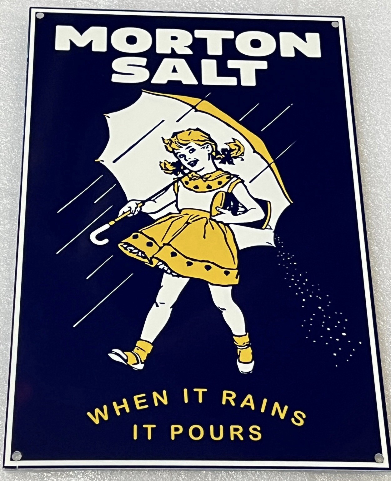 #1/4 Vintage WH “MORTON SALT” GIRL CHARM ORIGINAL Italia CHARM for 9MM Bracelet