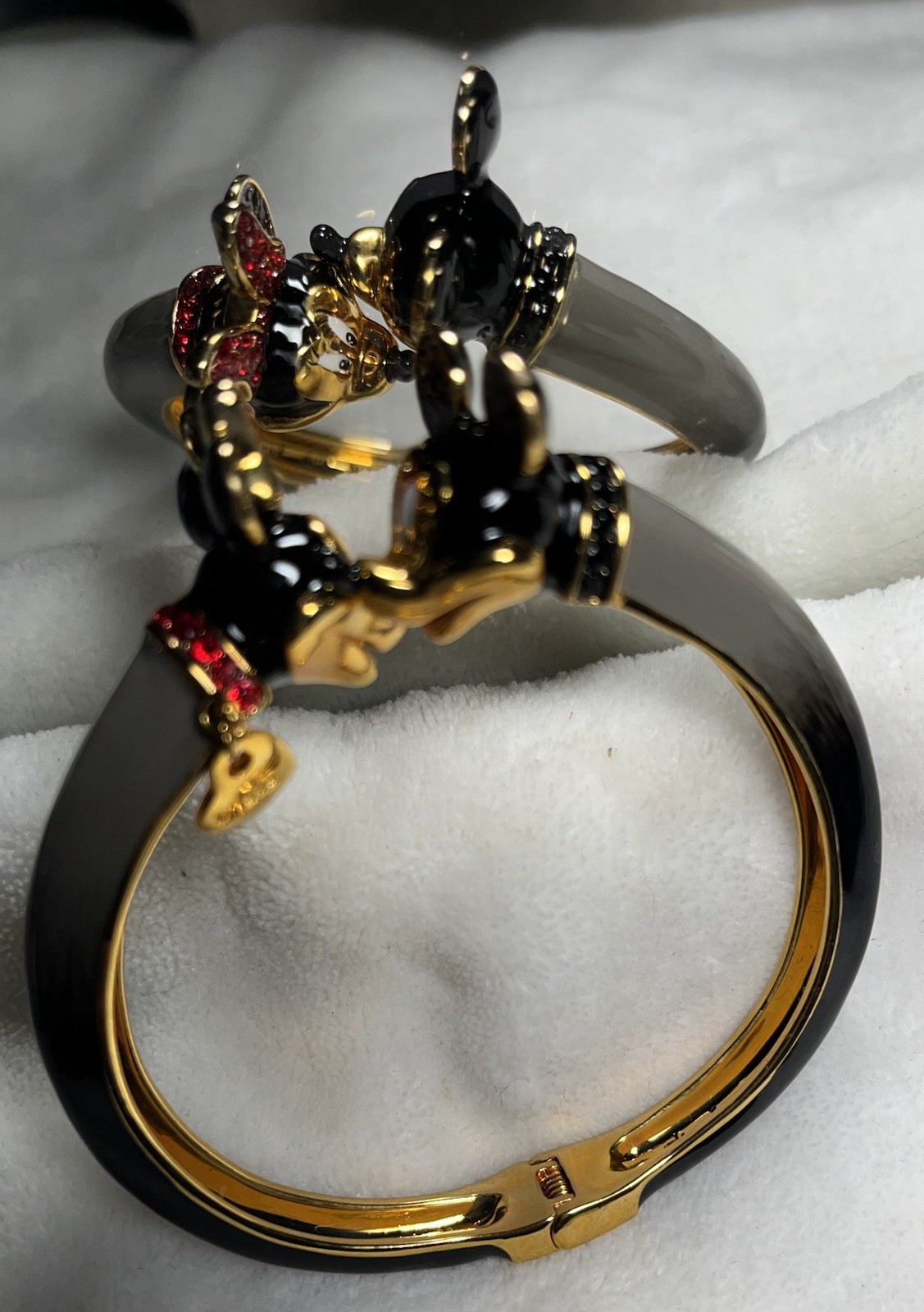 Disney Mickey & Minnie Mouse Kissing Bangle Bracelet Gold Tone Red Black
