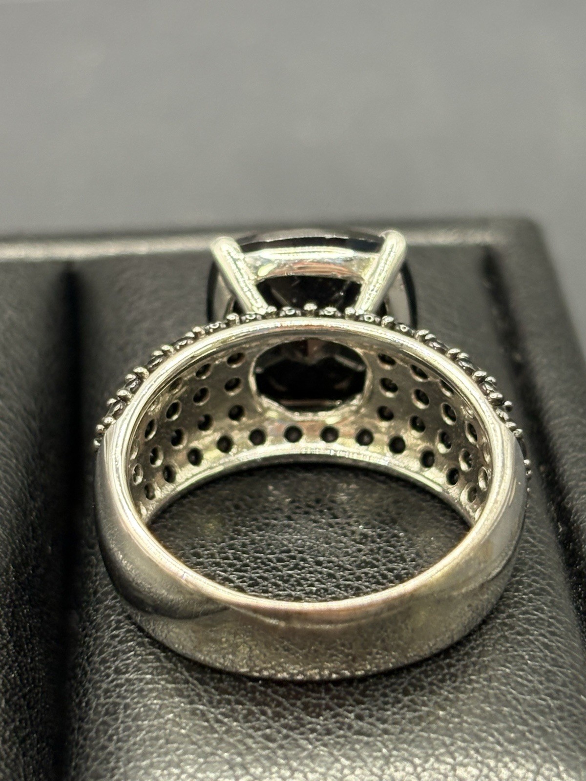 EUC Sterling Silver Black Cubic Zirconia Ring Size 8.25 7 Grams E27