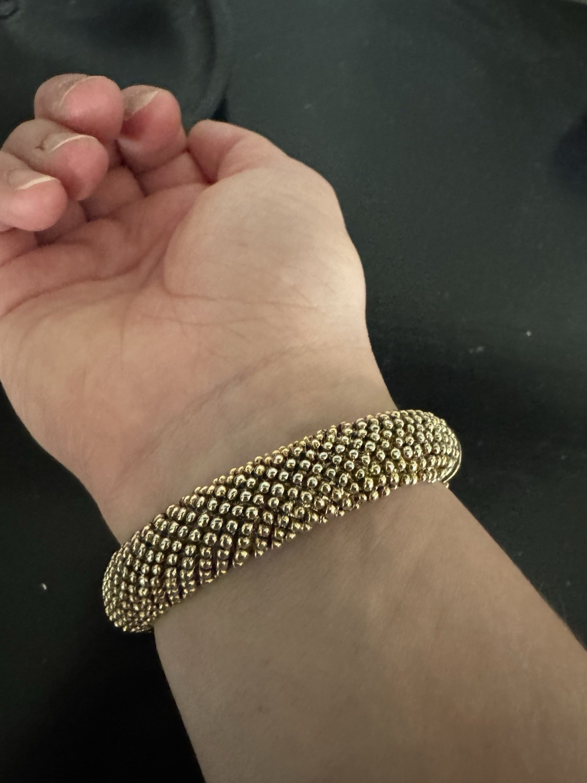 Vintage Gold Tone Textured Magnetic Clasp Round Bangle Bracelet Metal No Stone