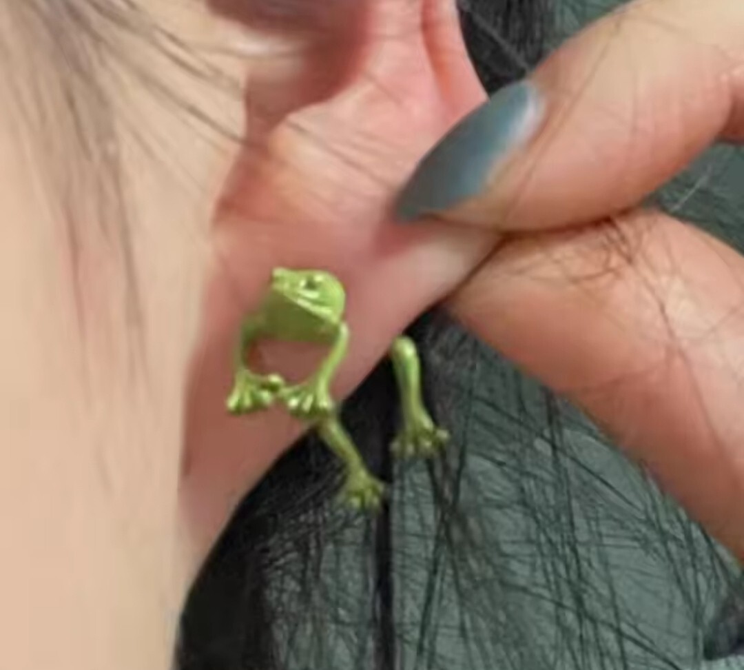 Women’s Fashion Jewelry Frog Earrings 2 pc Green Color Earring 16-2