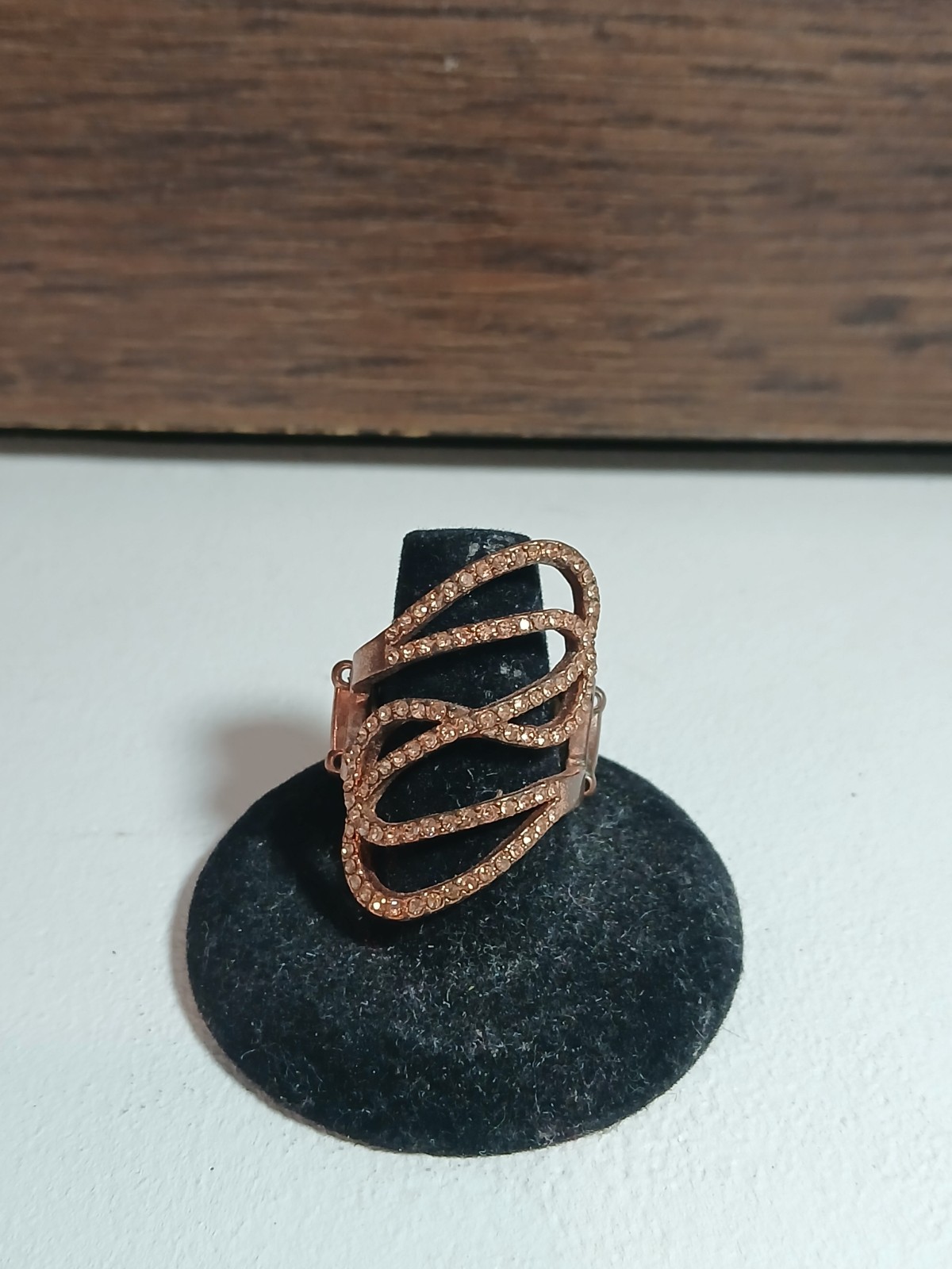 This item is the “Chasing Starlight” copper ring from the budget fashion jewelry