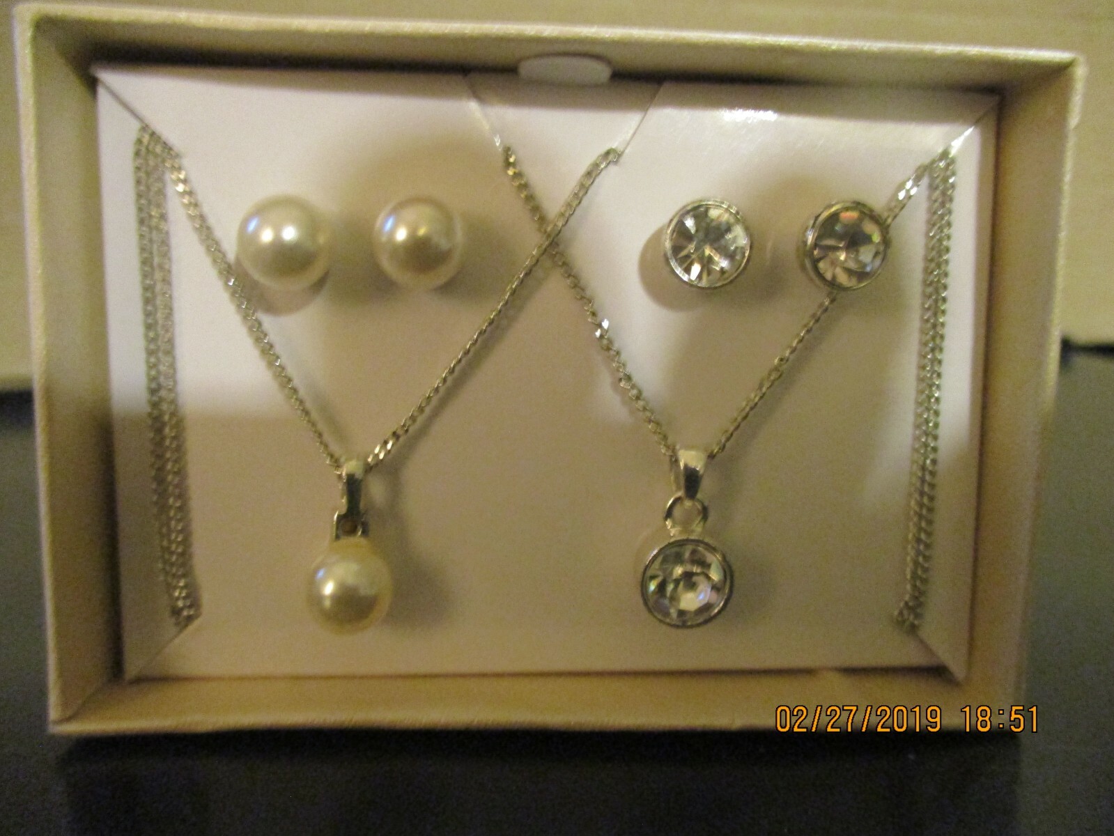 Jewelry Knick Knack Cake Toppers AVON TIMEX Remote Juicer Sets Magnet