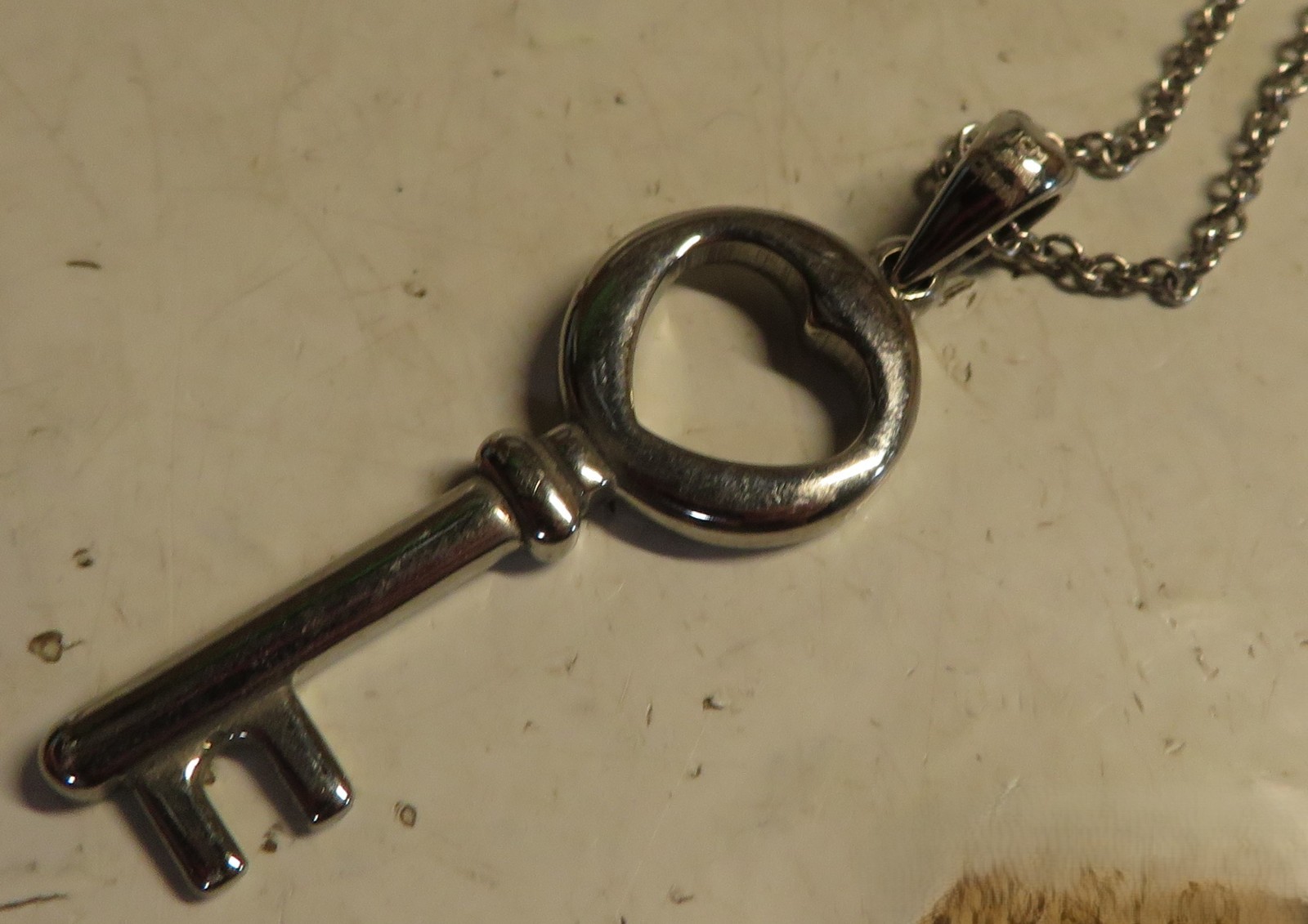 JCM Silver Tone Key To My Heart Charm Necklace Pendant Fashion Jewelry 18″ Chain