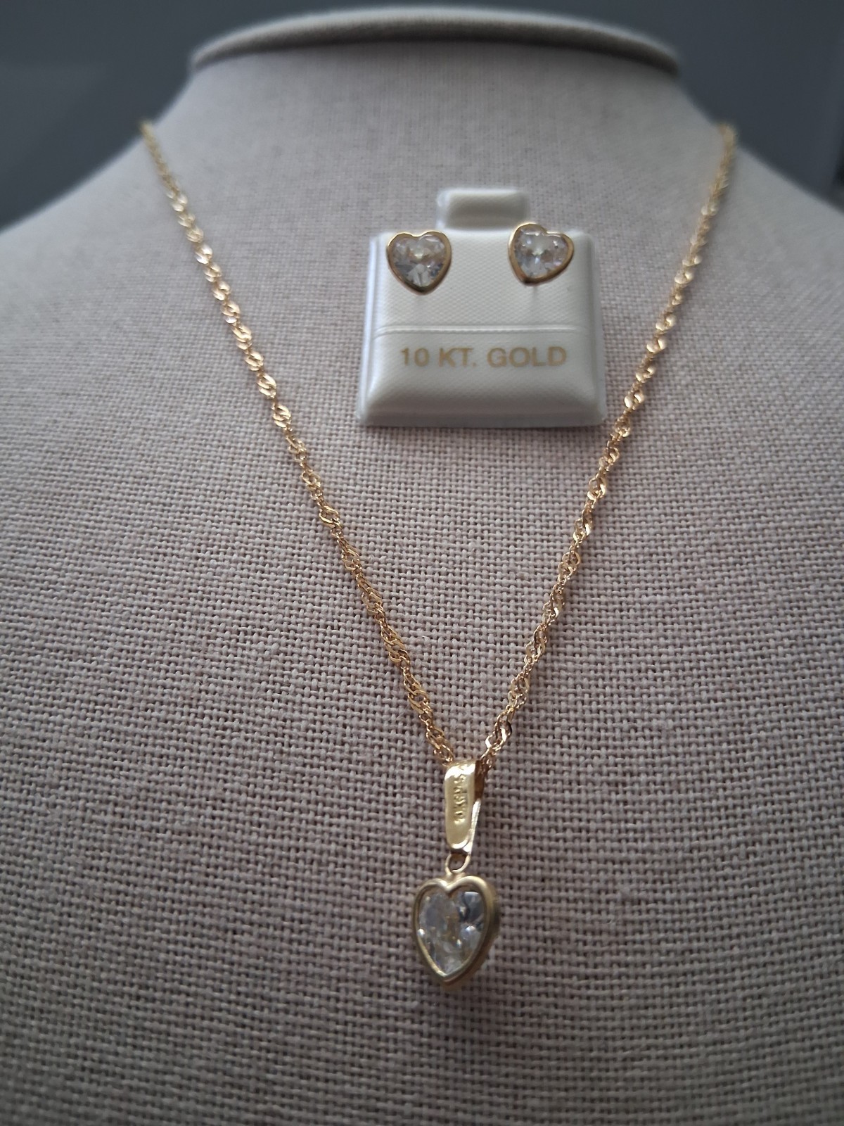 cadena dije y aretes de corazon oro de 10K Mexicano / 10k gold set 18″ long.