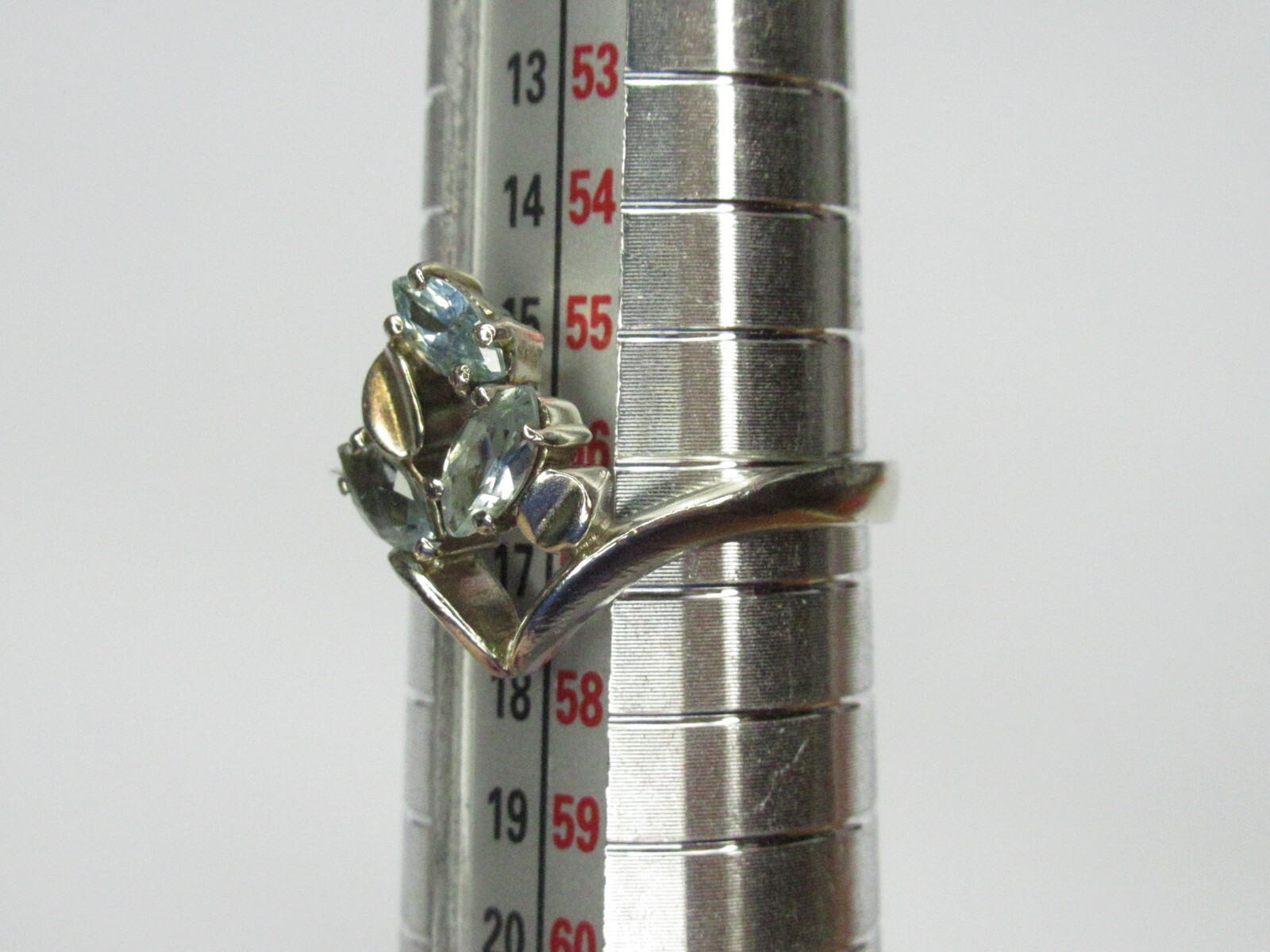 Women’s 925 sterling silver, 375 gold ring, topaz, 3,52 gr, size 7,75.