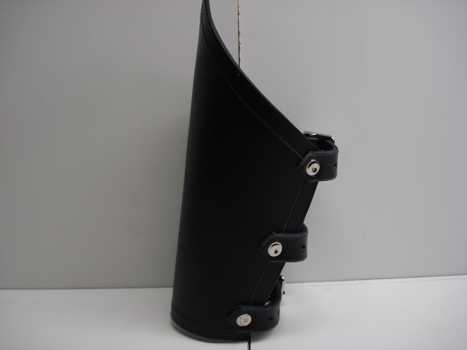 LEATHER BLACK PLAIN MEDIUM BRACER…BLACK METAL..(MDLG0017)….. ULVER
