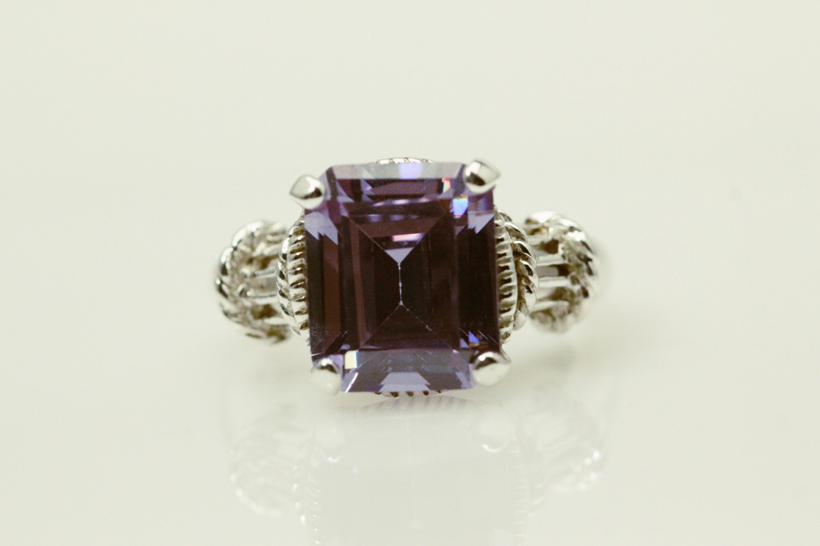 925 Sterling Silver Size 7 Rectangle Cut Light Purple CZ Ring 7.3 Grams RIN8606