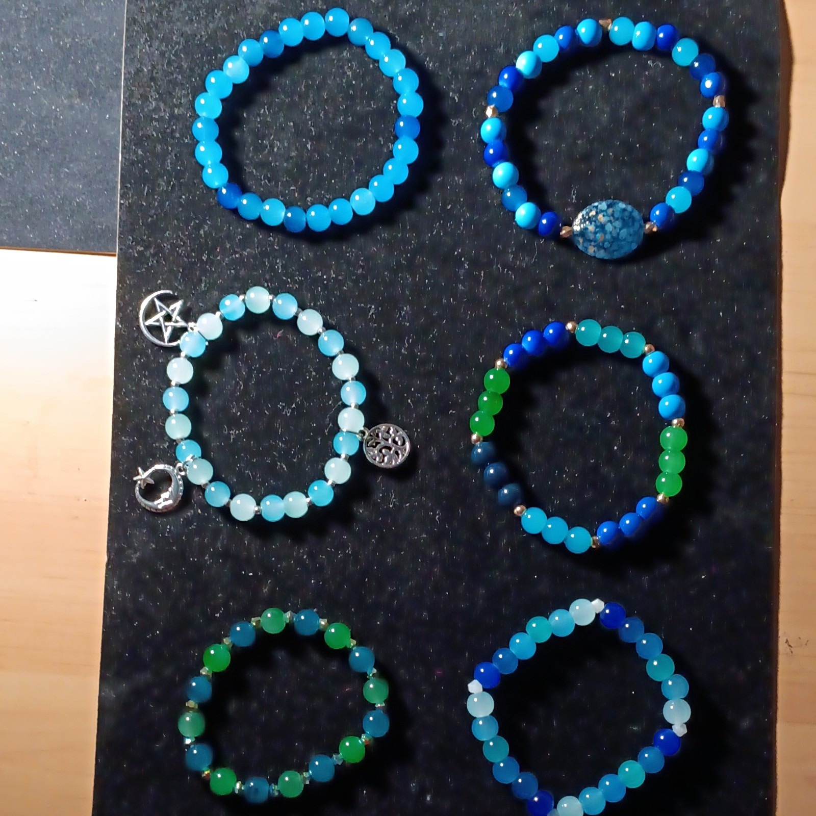 6pc Mixed Lot Beaded Stretch Bracelets Blue Green White Glass Beads w/ Charms