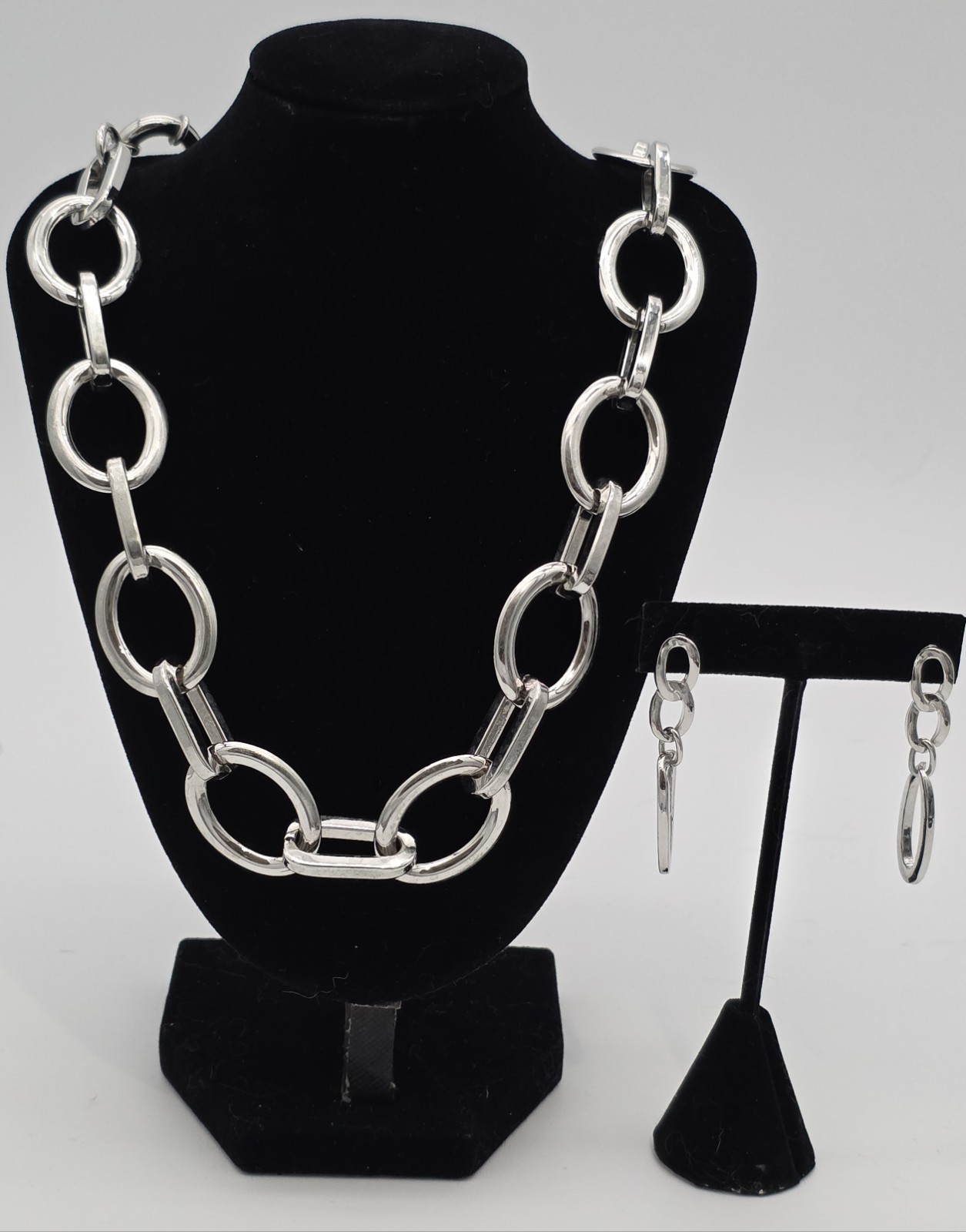 Necklace Silvertone & Earring Set 20in #0102