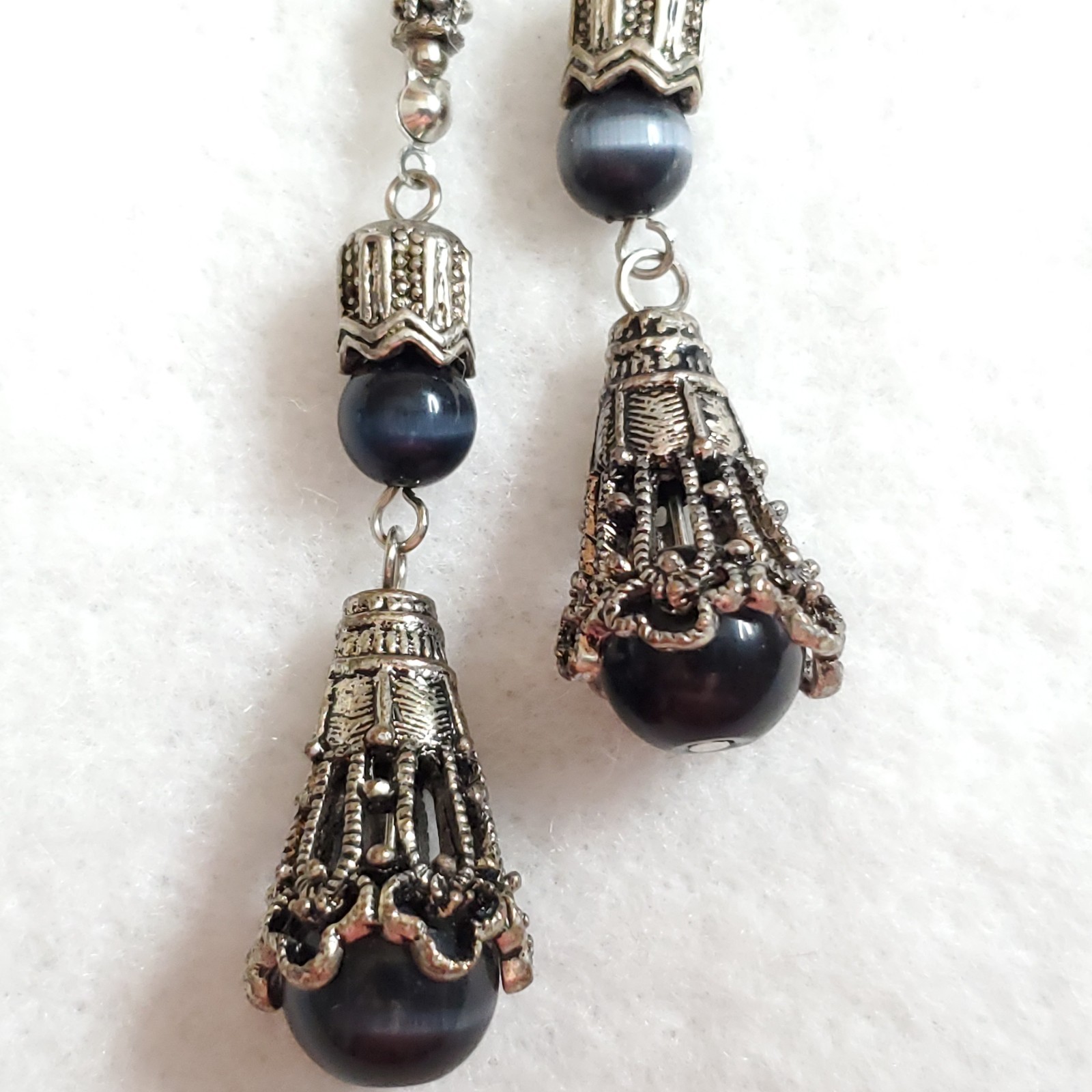 Beaded Lariat Necklace Silver Tone Black Gray 36″