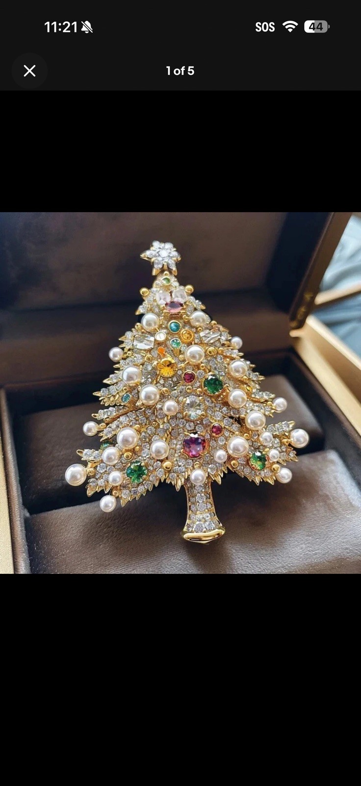 Luxury Christmas Tree Brooch – Gold Tone with Rhinestones, Pearls & Festive Gems
