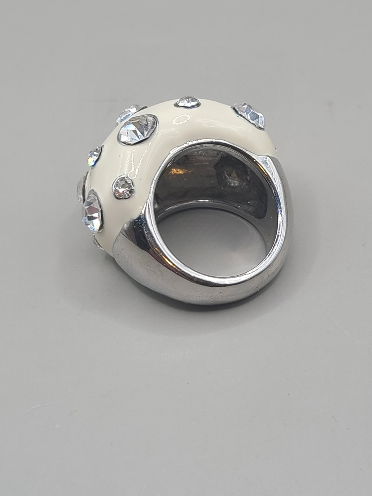 Silvertone Cream Enamel Rhinestone Dome Statement Ring Size 7.5 Unsigned
