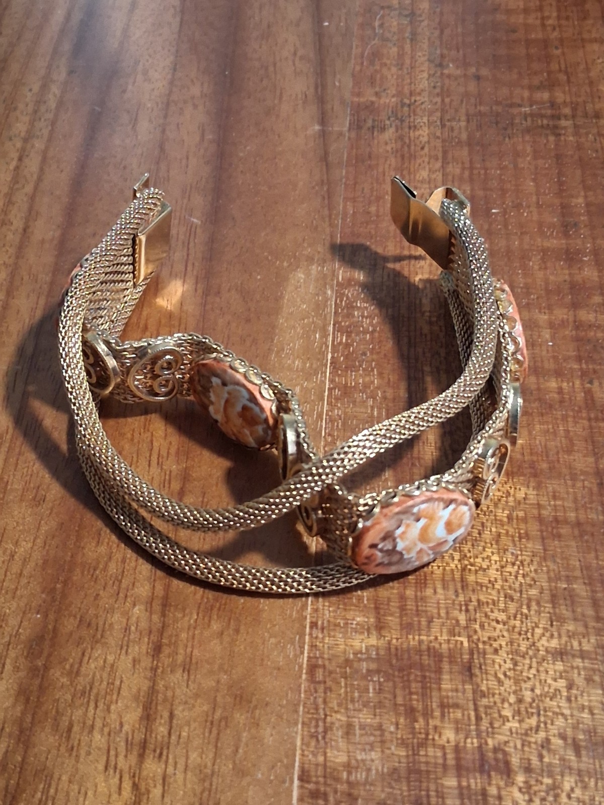 Gold Tone Metal Mesh Cuff Bangle Bracelet w/ 4 Oval Cameo Cabochons Clasp