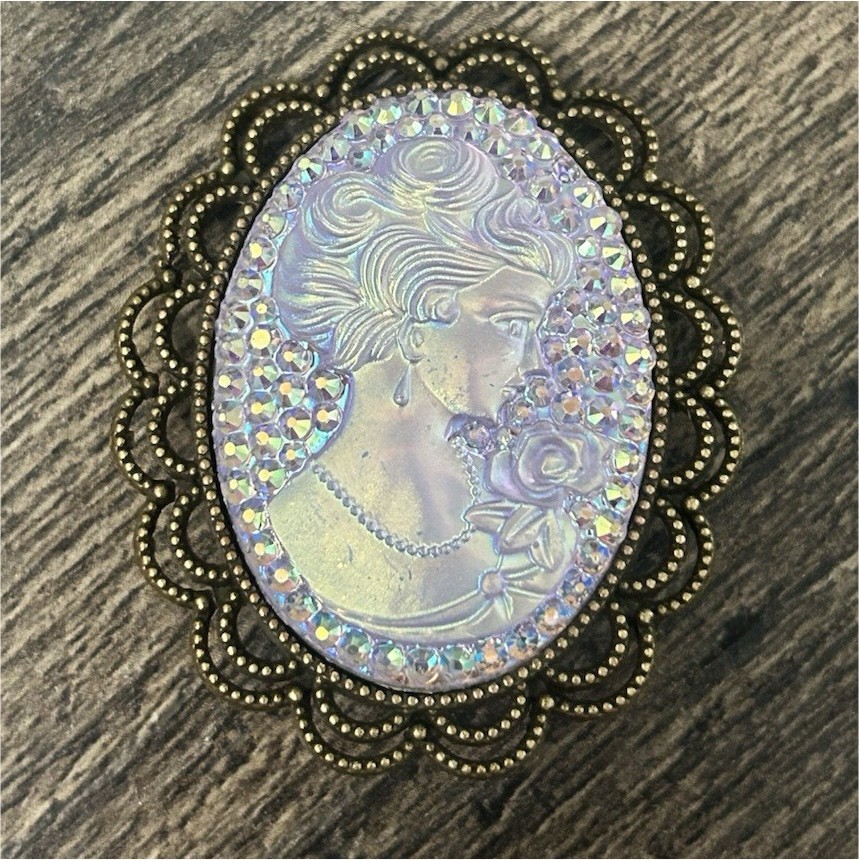 Gold Tone Oval Cameo Lady Portrait Brooch Pin, Scalloped Edge Beauty Theme