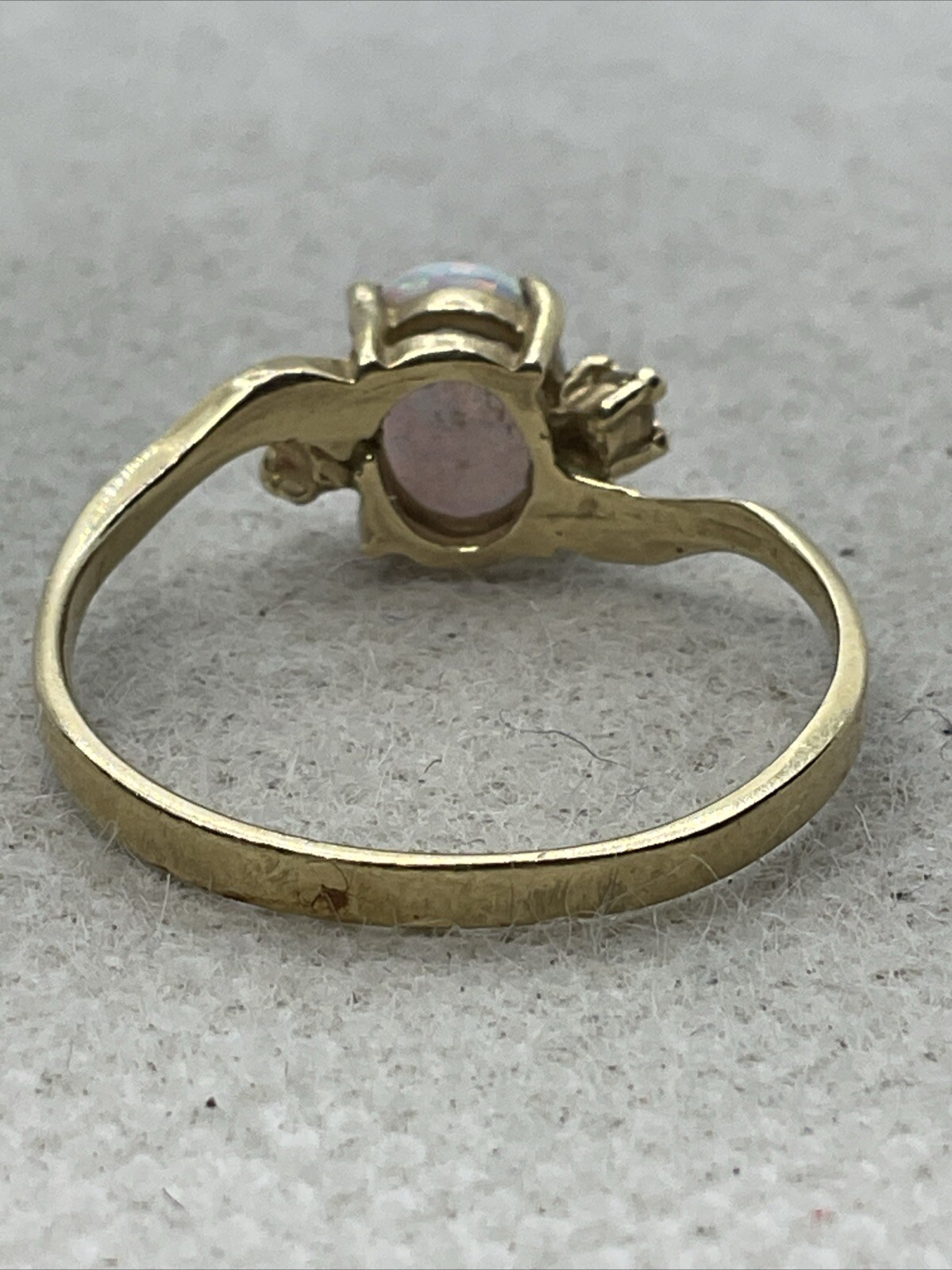 CUTE Solid 14K Yellow Gold 0.54CTW Created Opal & White CZ Ring 1.7gr. Size 7.5