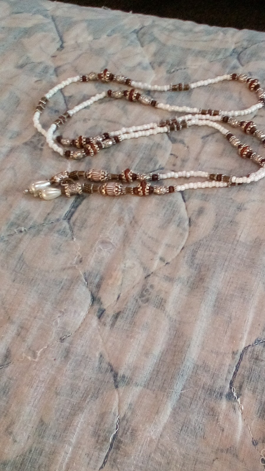 White Gold Brown Beaded Necklace, Ball/Bead Chain, Sim Pearl Teardrop Tassel
