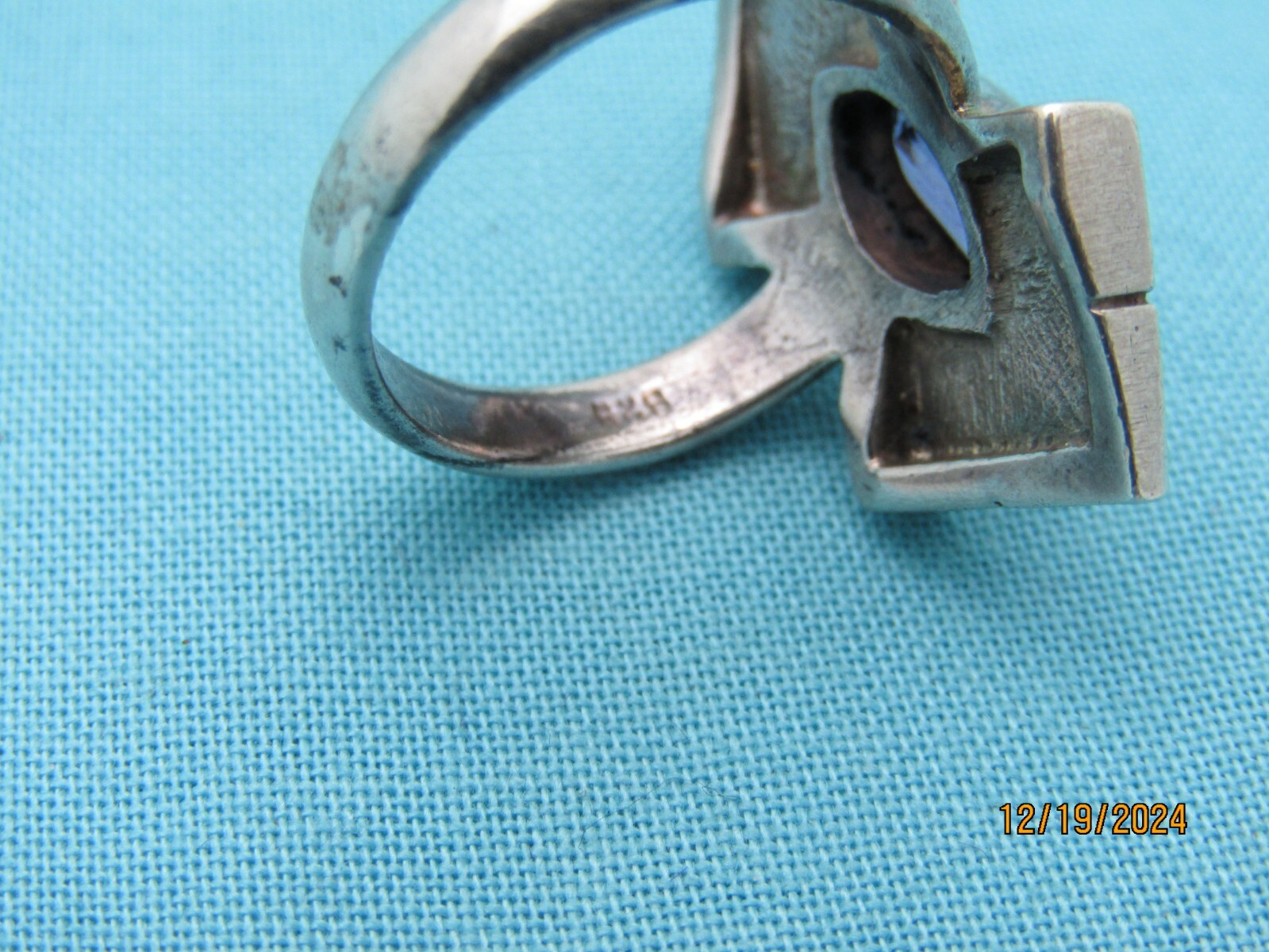 Vtg Sterling Silver Amethyst CZ Stone Design Ring Size 7.5” 7.3 Grams X676