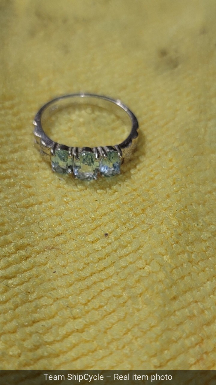 Silver ring with beautiful blue stones 1990s Size 6 3/4 G2U