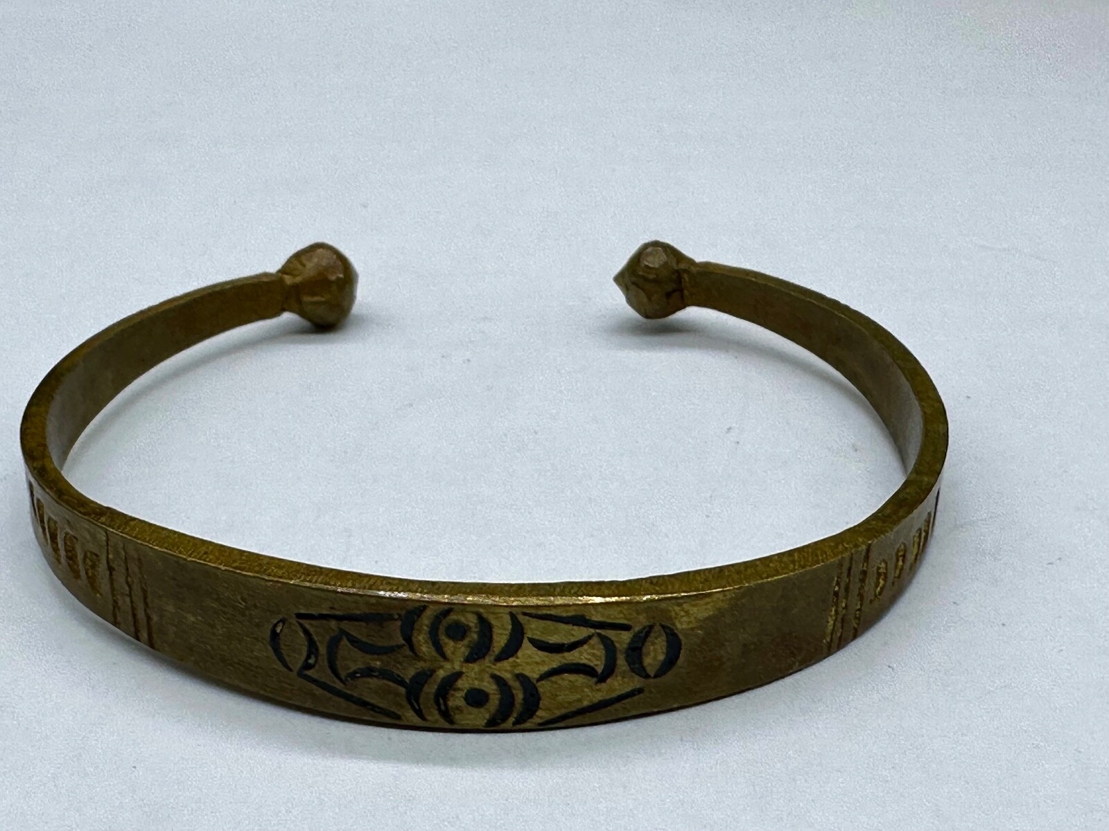 TRIBAL ESTATE SOLID BRASS AFRICAN HAND STAMPED CHASED CUFF BRACELET