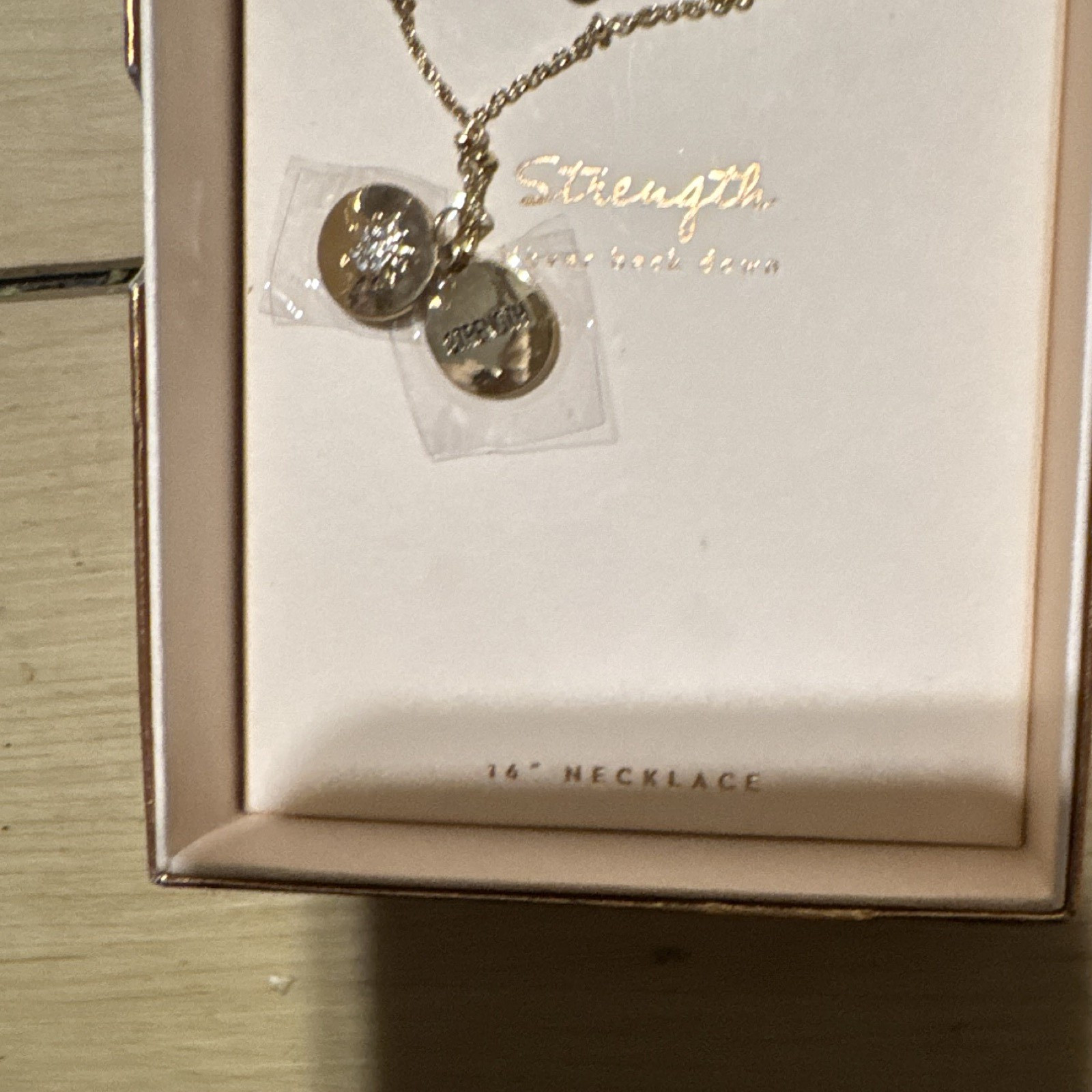 Stella & Dot Gold Tone Metal Charm Necklace Round Disc Pendant, No Stone