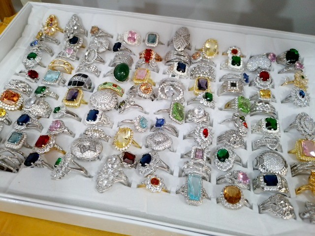 100Pcs Wholesale Colorful Crystal Mixed Rings Bulk Finger Band Ring Jewelry Lot