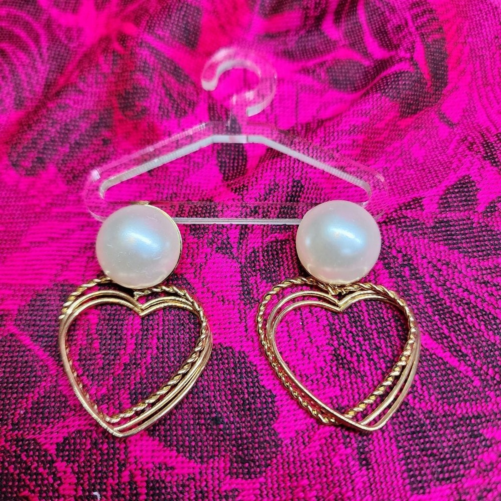 Metal Heart Faux Pearl Stud Earrings. NEW.